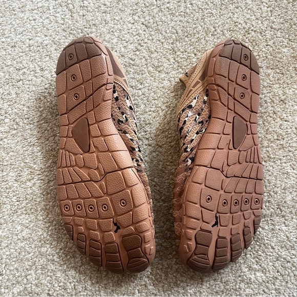 Hike Footwear Barefoot Shoes Leopard Print Unisex Size 42 - Picture 6 of 7